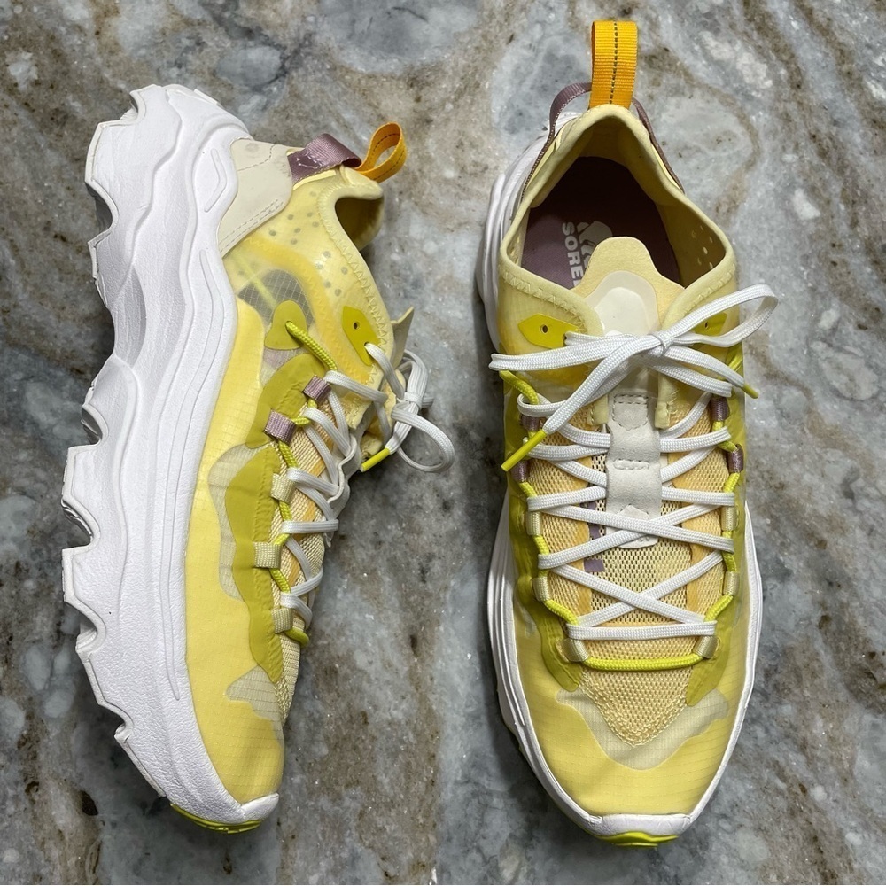 SOREL KINETIC™ BREAKTHRU TECH LACE SNEAKER in Tranquil Yellow, Chalk Women’s 10